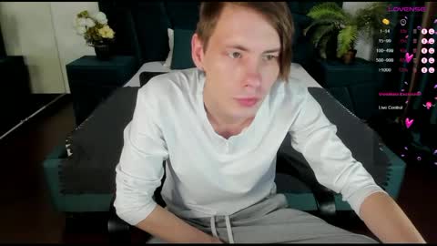 Snapshot of only_eric chatting on 02/18/25, 06:26 Erick  online show from 02/18/25, 06:26