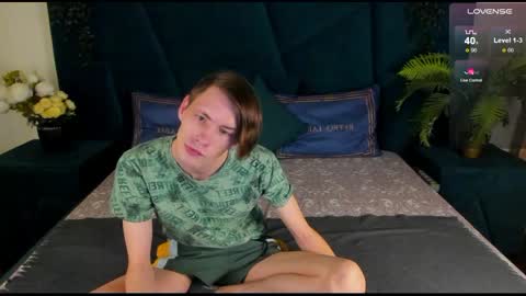 Snapshot of only_eric chatting on 02/19/25, 06:54 Erick  online show from 02/19/25, 06:54