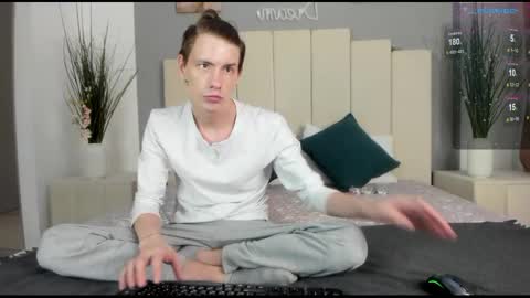 Snapshot of only_eric chatting on 03/03/25, 04:25 Erick  online show from 03/03/25, 04:25