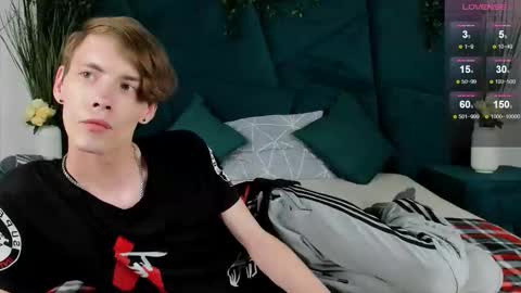 Snapshot of only_eric chatting on 09/13/25, 08:25 Erick  online show from 09/13/25, 08:25