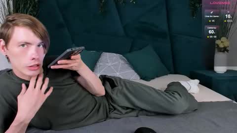 Snapshot of only_eric chatting on 09/16/25, 06:03 Erick  online show from 09/16/25, 06:03