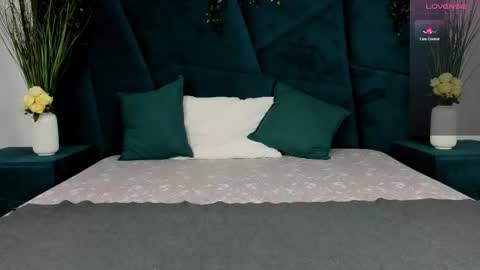 Snapshot of only_eric chatting on 10/17/25, 09:45 Erick  online show from 10/17/25, 09:45