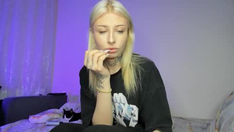 Iva online show from 11/30/25, 12:42