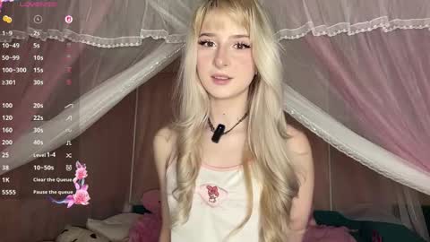 Snapshot of onlyeva1 chatting on 04/14/26, 10:10 Eva online show from 04/14/26, 10:10