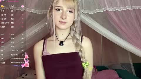 Snapshot of onlyeva1 chatting on 04/27/26, 09:07 Eva online show from 04/27/26, 09:07