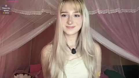 Snapshot of onlyeva1 chatting on 05/06/26, 08:08 Eva online show from 05/06/26, 08:08
