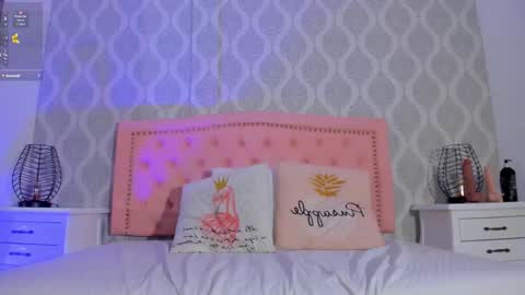 Snapshot of onlygia chatting on 11/07/25, 09:15 Only online show from 11/07/25, 09:15