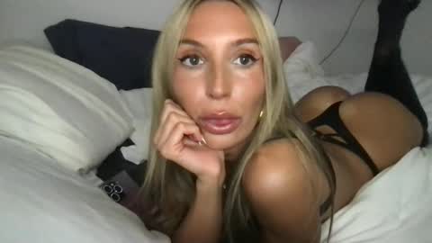 onlypaigewhite online show from 06/26/26, 07:57