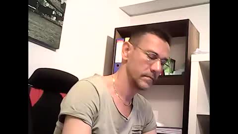 Snapshot of onlyprivate_m35 chatting on 04/21/26, 09:04 onlyprivate m35 online show from 04/21/26, 09:04