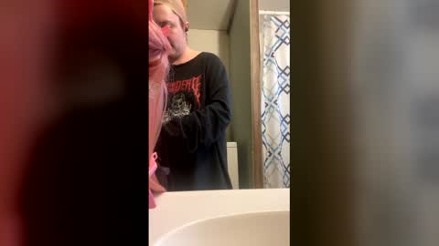 Snapshot of onyx_the_pupstar chatting on 03/13/26, 11:33 Onyx online show from 03/13/26, 11:33