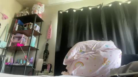 Snapshot of onyx_the_pupstar chatting on 06/06/26, 06:45 Onyx online show from 06/06/26, 06:45
