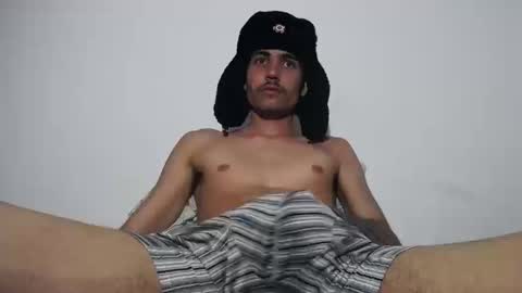 Snapshot of onzas_ chatting on 09/24/25, 10:24 onzas_ online show from 09/24/25, 10:24