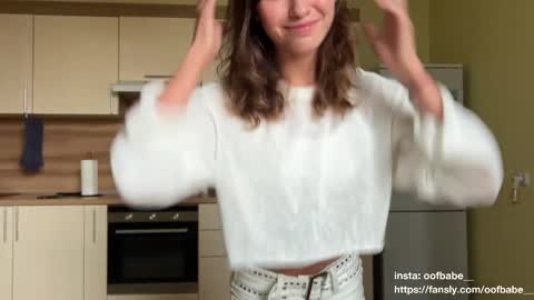 Snapshot of oofbabe__ chatting on 09/20/25, 10:16 Helen online show from 09/20/25, 10:16