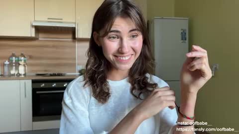 Snapshot of oofbabe__ chatting on 09/28/25, 10:20 Helen online show from 09/28/25, 10:20