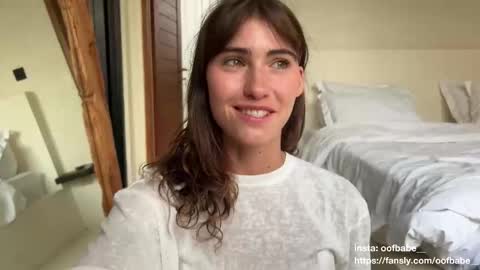 Snapshot of oofbabe__ chatting on 10/23/25, 10:08 Helen online show from 10/23/25, 10:08