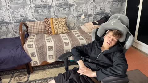 Snapshot of oofcblesssexx chatting on 12/11/24, 11:51 bless god online show from 12/11/24, 11:51