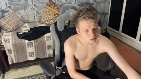 Snapshot of oofcblesssexx chatting on 12/12/24, 10:42 bless god online show from 12/12/24, 10:42