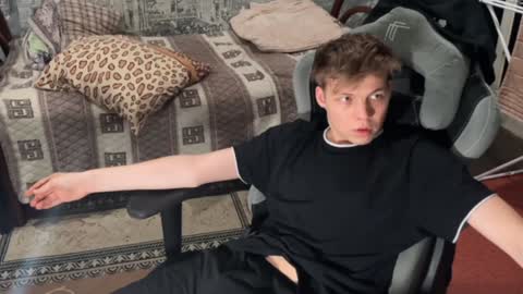 Snapshot of oofcblesssexx chatting on 12/27/24, 01:53 bless god online show from 12/27/24, 01:53