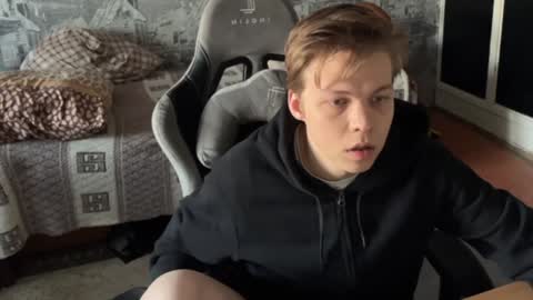 Snapshot of oofcblesssexx chatting on 02/04/25, 01:48 bless god online show from 02/04/25, 01:48