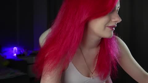 Snapshot of ooliviaa chatting on 10/26/25, 01:28 Hannah online show from 10/26/25, 01:28