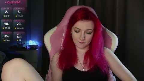 Snapshot of ooliviaa chatting on 11/25/25, 12:16 Hannah online show from 11/25/25, 12:16