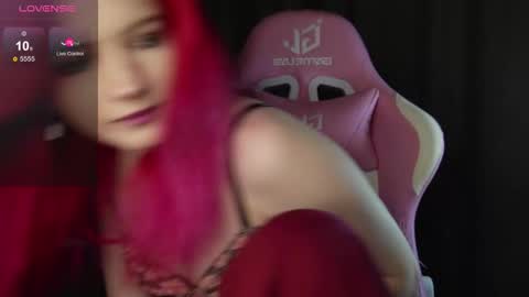 Snapshot of ooliviaa chatting on 11/28/25, 04:42 Hannah online show from 11/28/25, 04:42