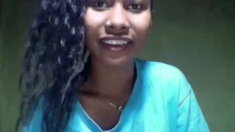 Snapshot of oolyette chatting on 10/01/25, 07:25 oolyette online show from 10/01/25, 07:25