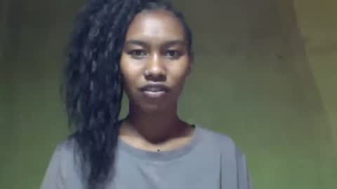 Snapshot of oolyette chatting on 10/02/25, 07:15 oolyette online show from 10/02/25, 07:15