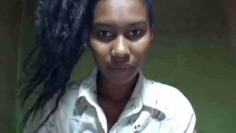 Snapshot of oolyette chatting on 10/04/25, 06:44 oolyette online show from 10/04/25, 06:44