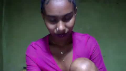 Snapshot of oolyette chatting on 10/10/25, 01:54 oolyette online show from 10/10/25, 01:54