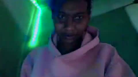 Snapshot of oolyette chatting on 10/29/25, 11:56 oolyette online show from 10/29/25, 11:56