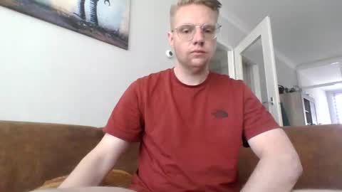 Snapshot of oook5 chatting on 05/01/26, 01:59 oook5 online show from 05/01/26, 01:59