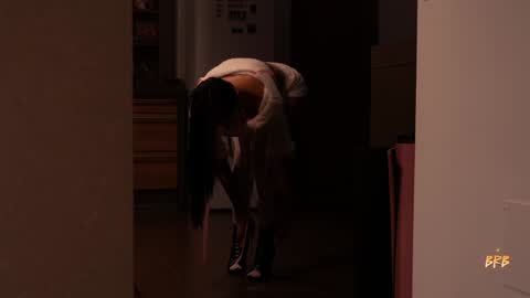 Snapshot of oooops__ chatting on 01/15/25, 07:12 Eva online show from 01/15/25, 07:12