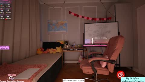 Snapshot of oooops__ chatting on 09/18/25, 03:14 Eva online show from 09/18/25, 03:14