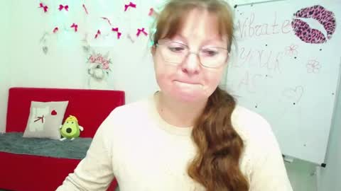 Snapshot of oovanessahotts chatting on 04/27/26, 05:05 Vanessa online show from 04/27/26, 05:05