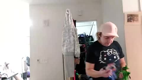 Snapshot of opalockajoe chatting on 12/02/24, 02:08 TsJojo online show from 12/02/24, 02:08