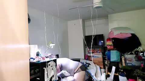 Snapshot of opalockajoe chatting on 09/18/25, 01:51 TsJojo online show from 09/18/25, 01:51