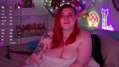 Snapshot of opalreigning chatting on 10/19/25, 08:37 Opal online show from 10/19/25, 08:37