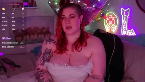 Snapshot of opalreigning chatting on 10/25/25, 07:16 Opal online show from 10/25/25, 07:16