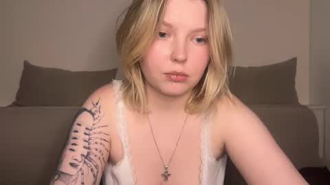 Snapshot of opheliaritz chatting on 03/11/26, 10:38 Ophelia online show from 03/11/26, 10:38