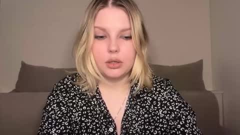 Snapshot of opheliaritz chatting on 03/23/26, 12:36 Ophelia online show from 03/23/26, 12:36