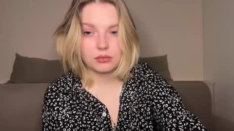 Snapshot of opheliaritz chatting on 03/30/26, 11:06 Ophelia online show from 03/30/26, 11:06