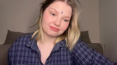 Snapshot of opheliaritz chatting on 04/09/26, 11:10 Ophelia online show from 04/09/26, 11:10