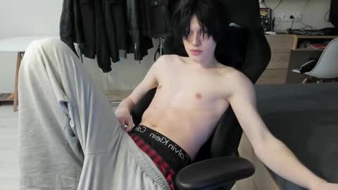 Snapshot of opiunarium chatting on 03/27/26, 08:41 Bella and John online show from 03/27/26, 08:41