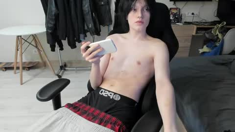 Snapshot of opiunarium chatting on 03/29/26, 08:53 Bella and John online show from 03/29/26, 08:53