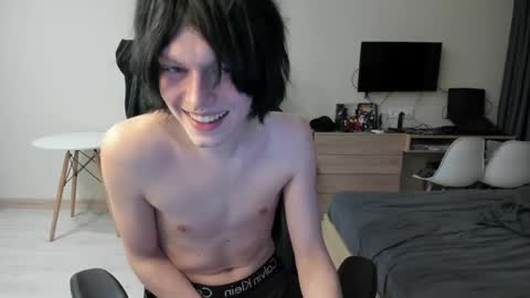 Snapshot of opiunarium chatting on 04/02/26, 06:49 Bella and John online show from 04/02/26, 06:49