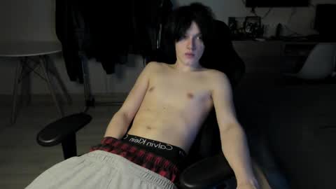 Snapshot of opiunarium chatting on 04/04/26, 02:54 Bella and John online show from 04/04/26, 02:54