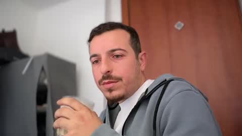 Snapshot of or690 chatting on 02/17/26, 08:44 or online show from 02/17/26, 08:44