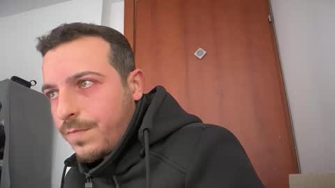 Snapshot of or690 chatting on 03/11/26, 08:42 or online show from 03/11/26, 08:42