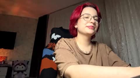 Snapshot of orahisle chatting on 10/13/25, 03:56 Thea online show from 10/13/25, 03:56